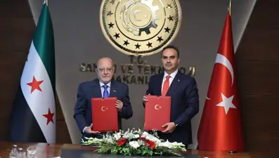 Bakan Kacır, Suriyeli mevkidaşı ile bir araya geldi