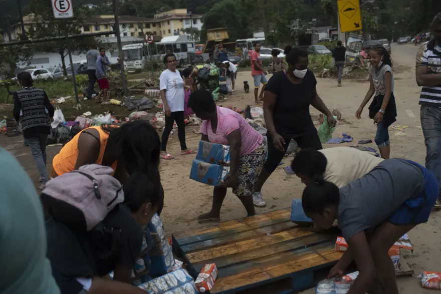 Brezilya’daki sel felaketinde ölenlerin sayısı 104’e çıktı 35 Brezilya’daki sel felaketinde ölenlerin sayısı 104’e çıktı 35