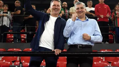 Pınar Karşıyaka'da Ustaoğlu ve Sarıca devam