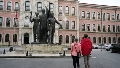 Öğrencilerden ziyaret iznine tepki | İstanbul Üniversitesi'nden açıklama