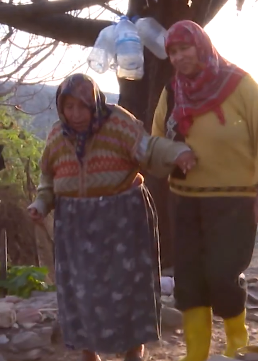 Hataylı Robinsonlar: Anne ve kızı adada yıllardır tek başlarına 2