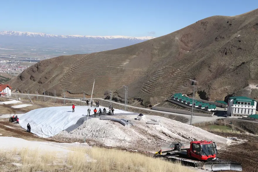 Palandöken, Alpler'de uygulanan 'kar saklama' uygulamasıyla kayak sezonunu Kasım ayında açacak 12