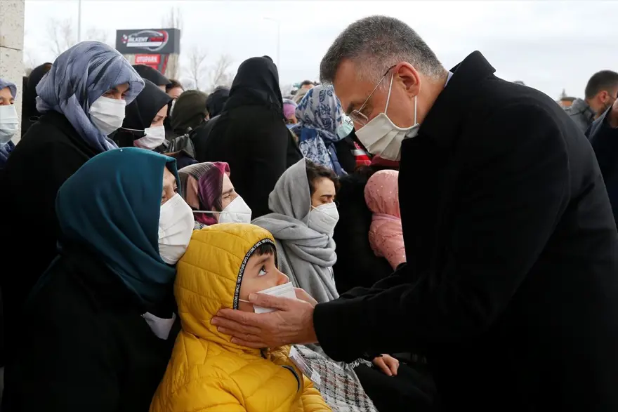 Pençe Kartal-2 Harekatı sırasında şehit olan askerler son yolculuğuna uğurlandı 10