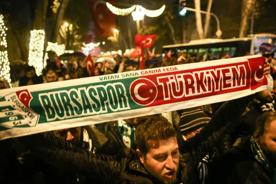 Taraftarlar Beşiktaş'taki saldırıları protesto etmek için yürüdü 19