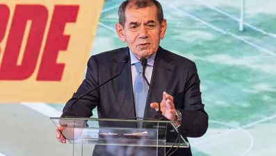 Dursun Özbek'ten "sinek ikili" yanıtı: Kendisi destede yok