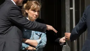 Tarikata üye sağlayan oyuncu Allison Mack'e hapis Tarikata üye sağlayan oyuncu Allison Mack'e hapis