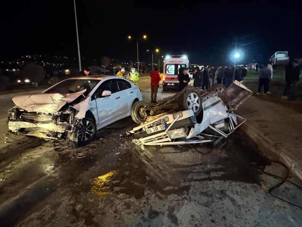 Tokat’ta feci kaza:Araçlardan biri hurda yığınına döndü