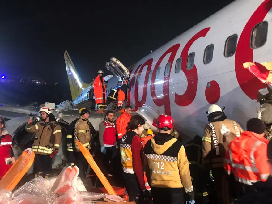 Sabiha Gökçen'de pistten çıkan uçaktan ilk görüntüler 8