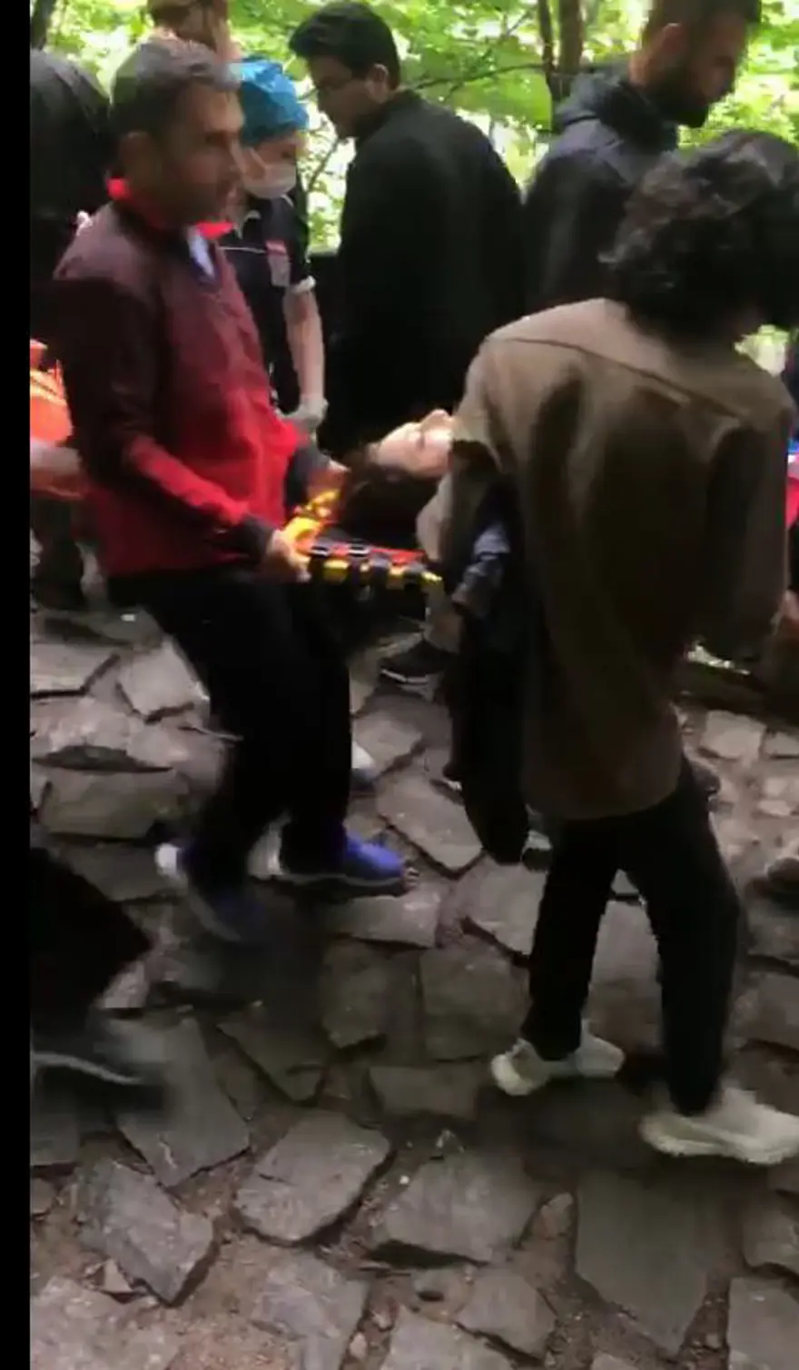 Sümela Manastırı'na giden yola taş düştü: 2 kişi yaralandı 6