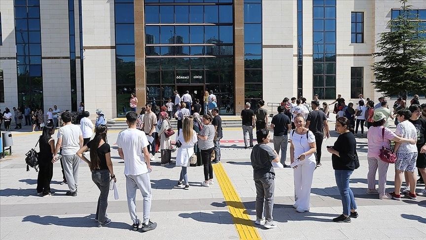 YKS bugün (AYT-YDT) saat kaçta başlayacak ve bitecek? Sınav kaç dakika, kaç soru? (YKS ikinci ve üçüncü oturum süresi)