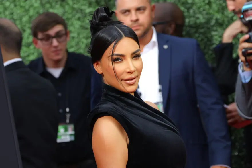 Kim Kardashian'ın korumaları annesini Kris Jenner'ı darp etti 5