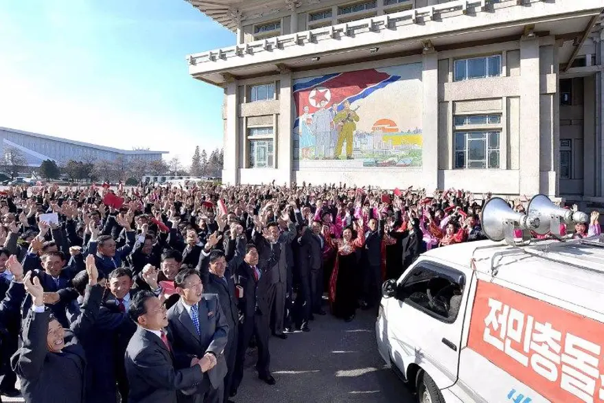 Balistik füze denemesinde Kuzey Kore lideri Kim böyle sevindi 13