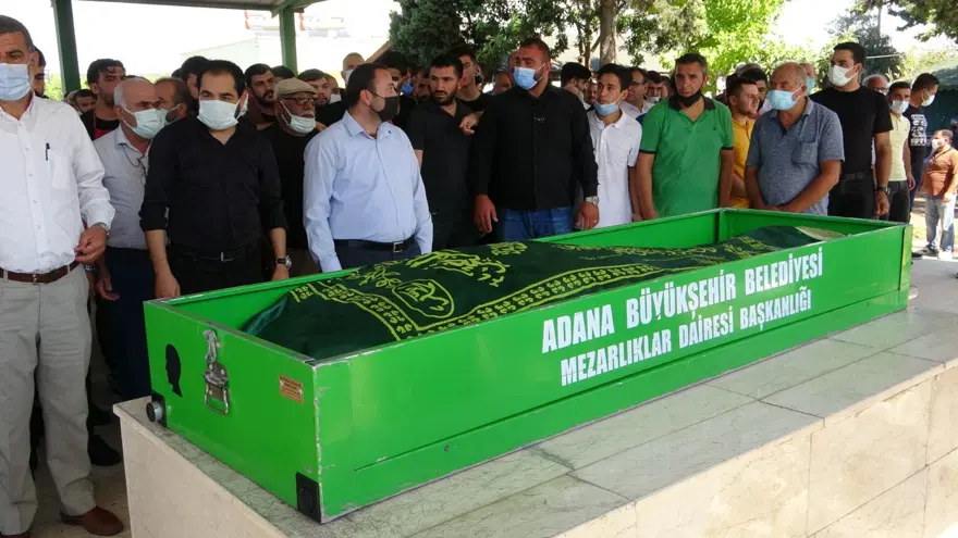 'Tostçu Mahmut' olarak bilinen Anıl Kurt'a gözyaşlarıyla veda 3 'Tostçu Mahmut' olarak bilinen Anıl Kurt'a gözyaşlarıyla veda 3