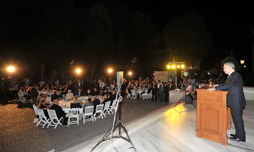 Azınlık temsilcileriyle iftar 23