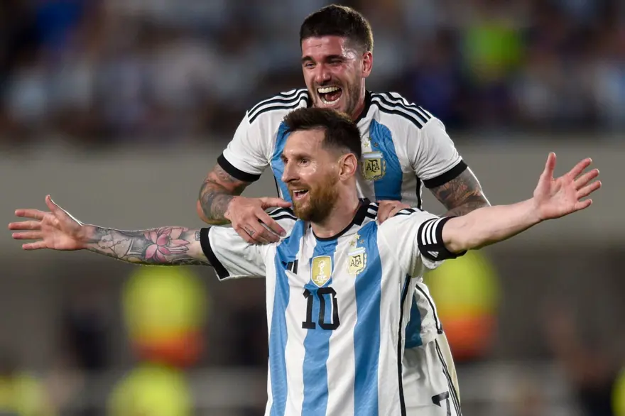 Lionel Messi kariyerinde 800 gole ulaştı 