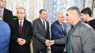 Bakan Güler, Şanlıurfa'da bayram namazını kıldı