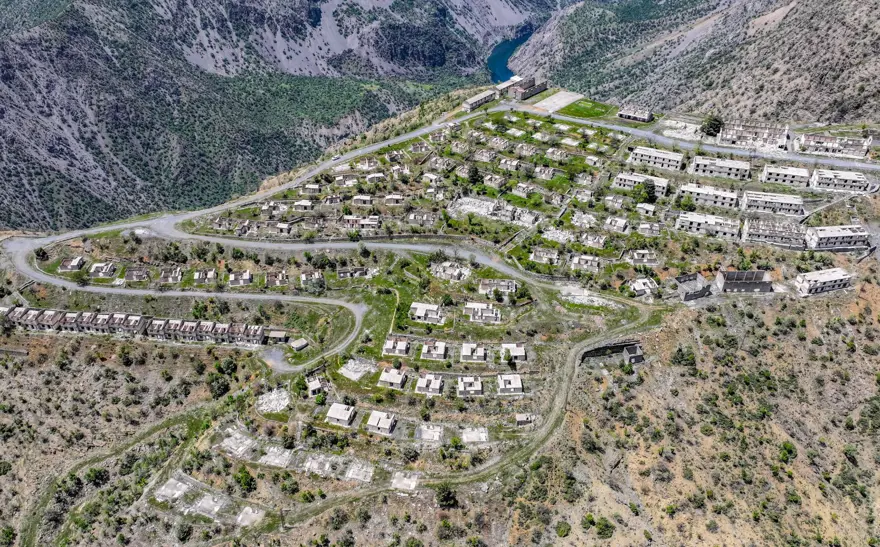 1976'DA TÜRKİYE'YE GELMEYE BAŞLADILAR 1