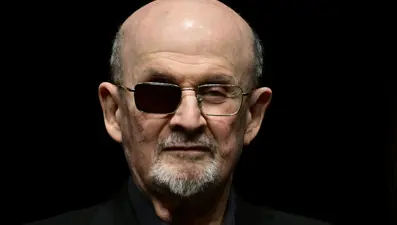 Salman Rüşdi'den bıçaklı saldırı sonrası ilk kitap