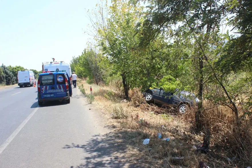 Manisa’da feci kaza: Otomobil sürücüsü ve eşi öldü 1