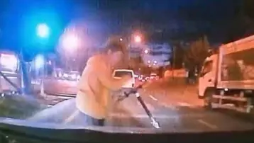 Scooterlı genç ölümden döndü