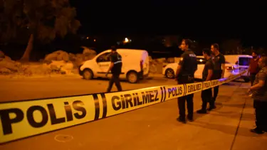 Şanlıurfa'da silahlı kavga: Yoldan geçen anne ile 2 çocuğu yaralandı