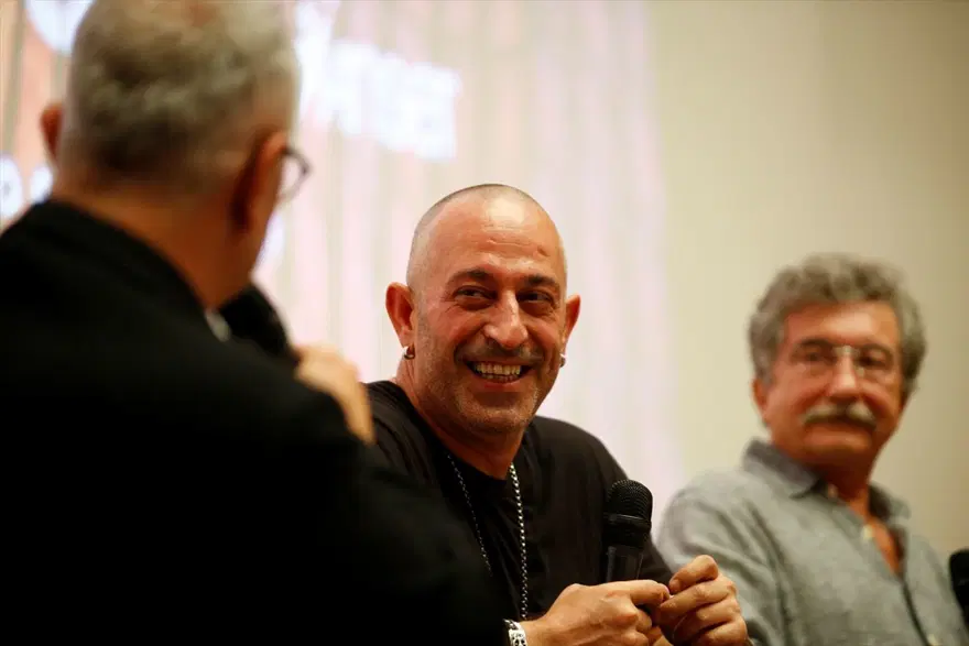 Cem Yılmaz, yeniden 'stand up' şov yapacak 