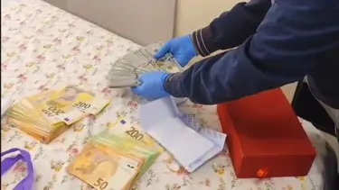 Malatya'da büyücü operasyonu: On binlerce euro ve dolar ele geçirildi