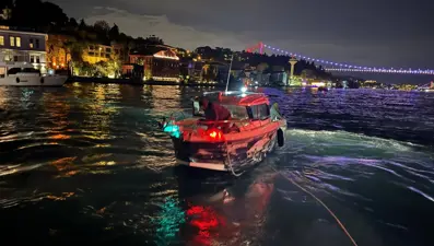 Boğaz'da sürüklenen tekne kurtarıldı