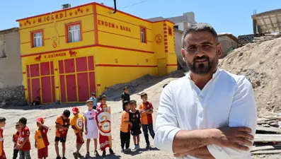 Fanatik taraftar evinin dış cephesine Icardi'nin ardından Osimhen yazdırdı