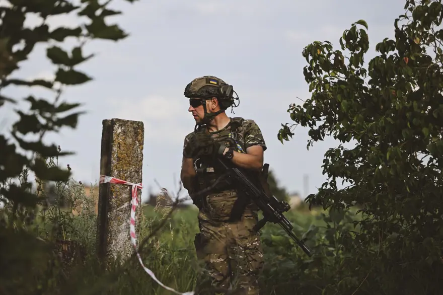 Ukraynalı kadınlar cephede görev almak için hazırlık yapıyor 24 Ukraynalı kadınlar cephede görev almak için hazırlık yapıyor 24