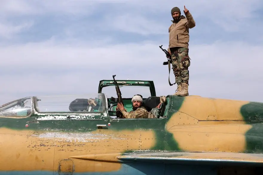 Suriye'de silahlı muhalifler başkente girdi: Esad Rusya'ya kaçtı 14 Suriye'de silahlı muhalifler başkente girdi: Esad Rusya'ya kaçtı 14