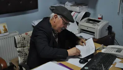 39 yıllık muhtar adaylıktan çekileceğini duyurdu | Koltuğuna 13 aday çıktı