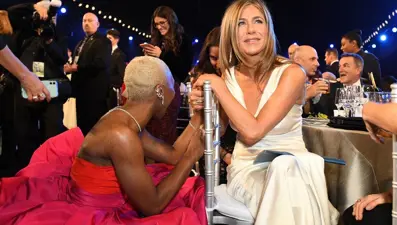 Jennifer Aniston'ın "beğendiği" Instagram mesajıyla başı dertte