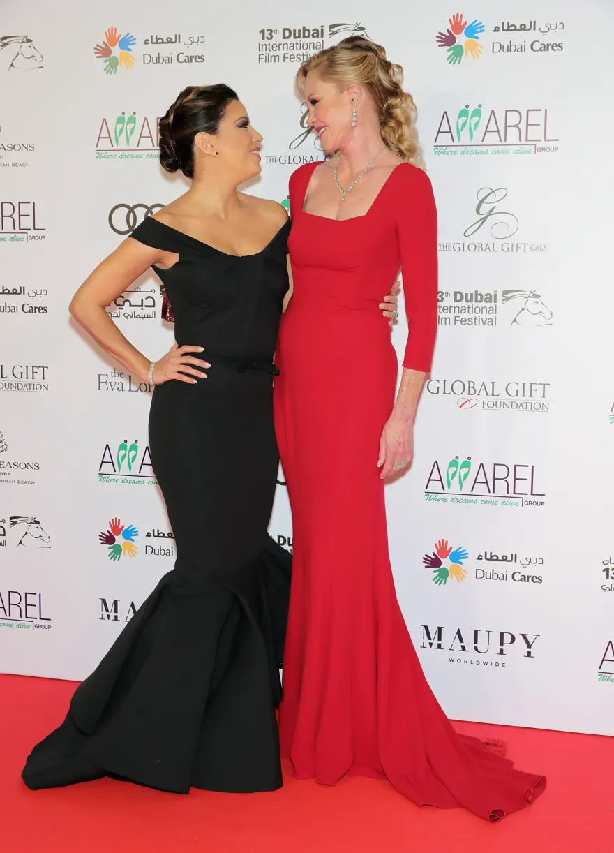 Eva Longoria fotoğraf uğruna yerlerde süründü 4