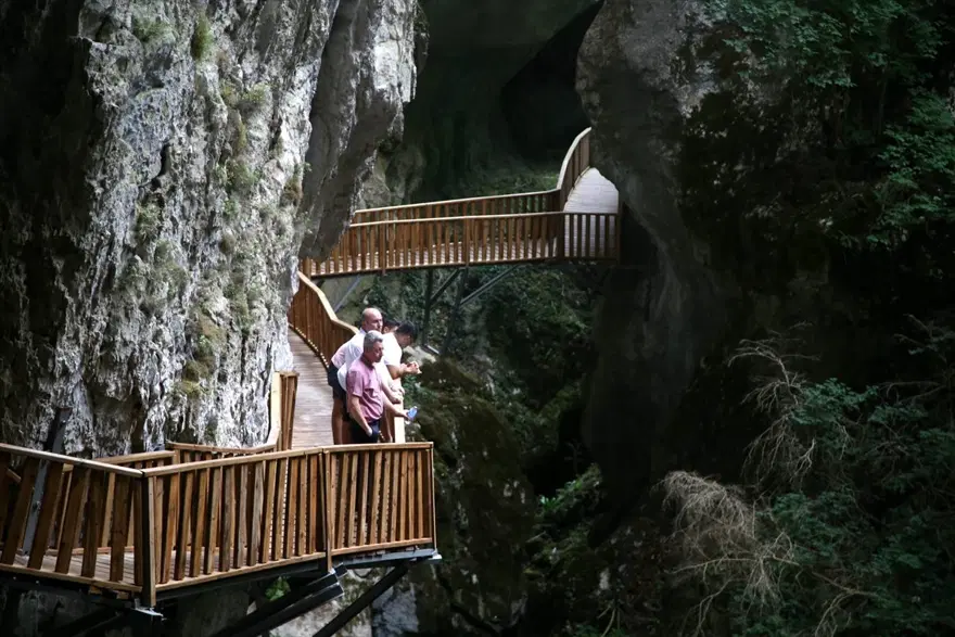 Kastamonu'nun kanyonlarıyla ünlü ilçesi Pınarbaşı nüfusunun 20 katı ziyaretçi ağırladı 17 Kastamonu'nun kanyonlarıyla ünlü ilçesi Pınarbaşı nüfusunun 20 katı ziyaretçi ağırladı 17