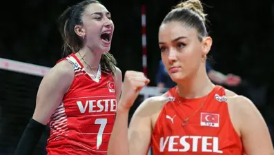 Milli voleybolcular Hande Baladın ve Zehra Güneş Fenerbahçe yolunda!