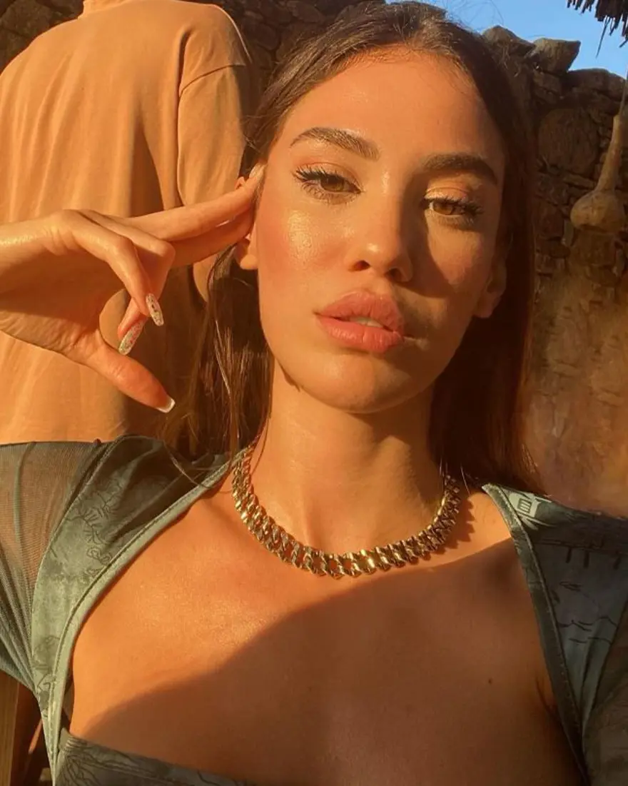 Ünlü manken Dilara Kurşun vize almak isterken dolandırıldı 3 Ünlü manken Dilara Kurşun vize almak isterken dolandırıldı 3