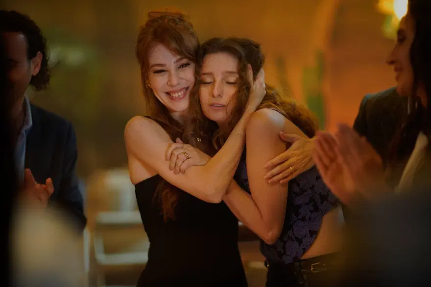 Engin Altan Düzyatan ve Elçin Sangu’nun başrolde olduğu Star'ın yeni dizisi Çöp Adam'dan fragman ve ilk fotoğraflar 3