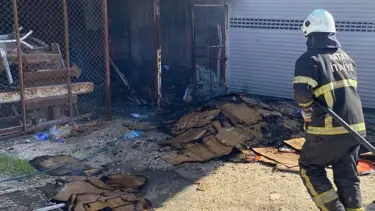 Hatay'da ayakkabı imalathanesinde yangın