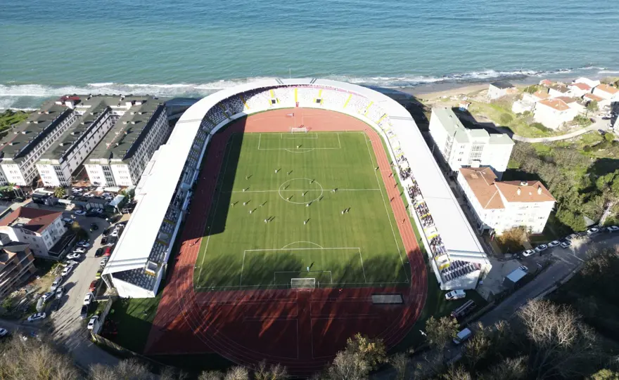 Türkiye'nin denize en yakın stadı: Sahile sadece 100 metre! Türkiye'nin denize en yakın stadı: Sahile sadece 100 metre!