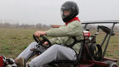 Hurda malzemeler ile yaptığı araç saatte 100 kilometre hıza ulaşıyor: Satmam için 50 bin TL teklif ettiler