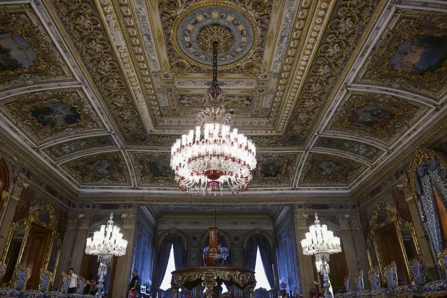 Dolmabahçe Sarayı'nın kullanıma açılışının 167'nci yılı 23