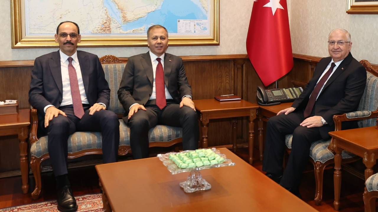 Milli Savunma Bakanlığı'nda üçlü zirve