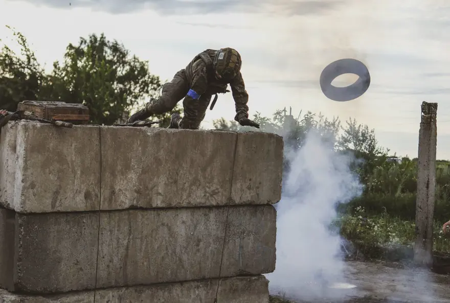 Ukraynalı kadınlar cephede görev almak için hazırlık yapıyor 54 Ukraynalı kadınlar cephede görev almak için hazırlık yapıyor 54