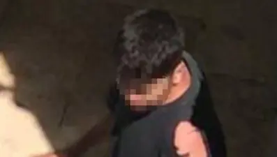 Sitede kargocu kavgası: Yere yatırıp dövdü