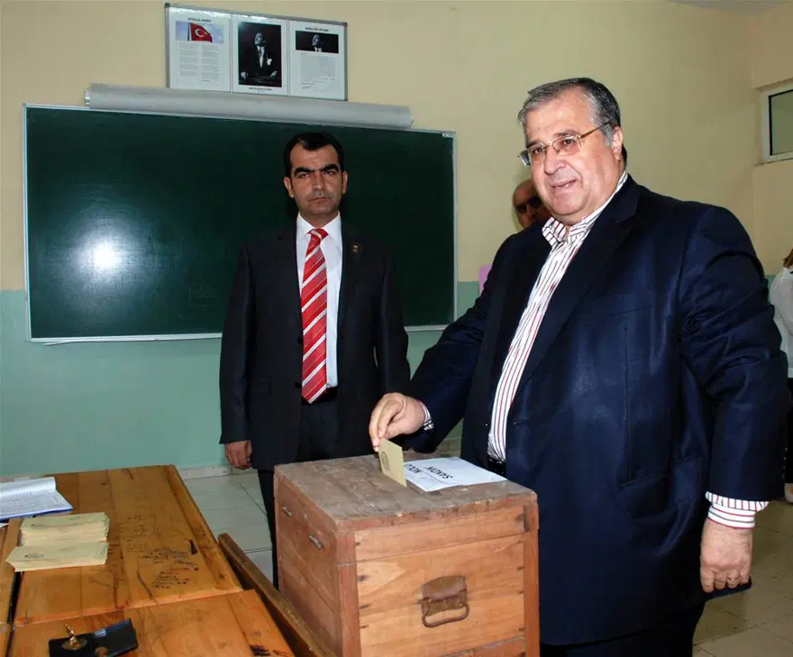 Türkiye sandık başındaydı 33
