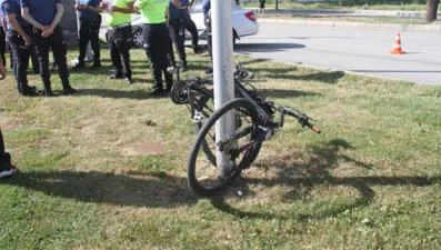 Motosiklet ile bisiklet çarpıştı; 2 yaralı