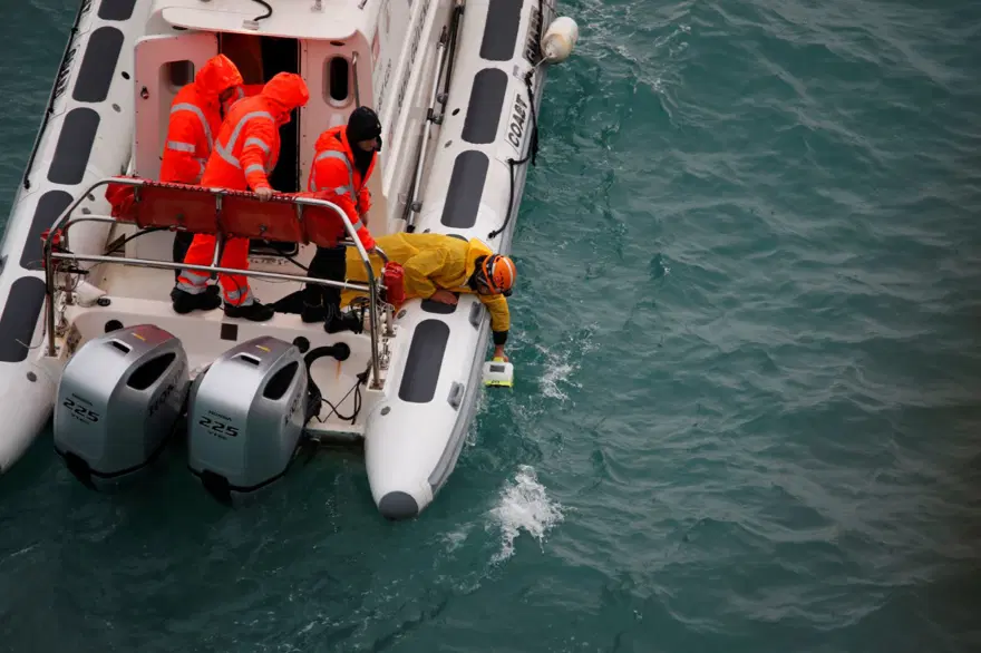 Antalya’da falezlere düşen araç: Gelişmiş cihazlar bir noktada sinyal verdi 4 Antalya’da falezlere düşen araç: Gelişmiş cihazlar bir noktada sinyal verdi 4