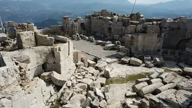 Depremzede Simon'un 6'ncı yüzyılda yaptığı manastır depremi hasarsız atlattı