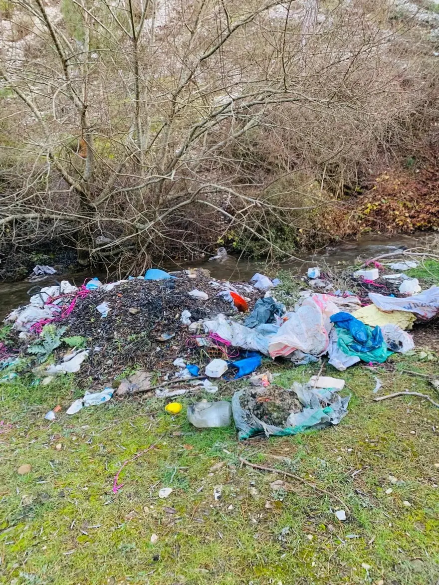 Doğa harikası çöp yığınlarıyla doldu: Ortaya çirkin görüntüler çıktı Doğa harikası çöp yığınlarıyla doldu: Ortaya çirkin görüntüler çıktı